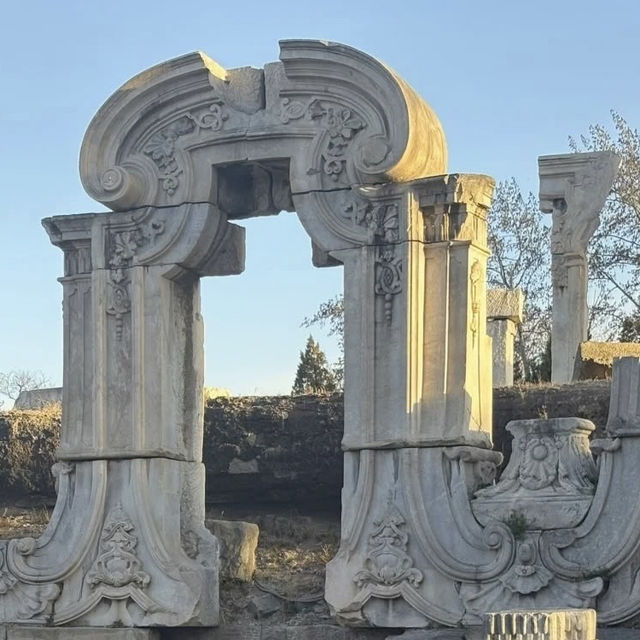 🏯 Let’s Go to the "Garden of a Thousand Gardens" (万园之园) – The Ruins of Yuanmingyuan, Beijing’s Lost