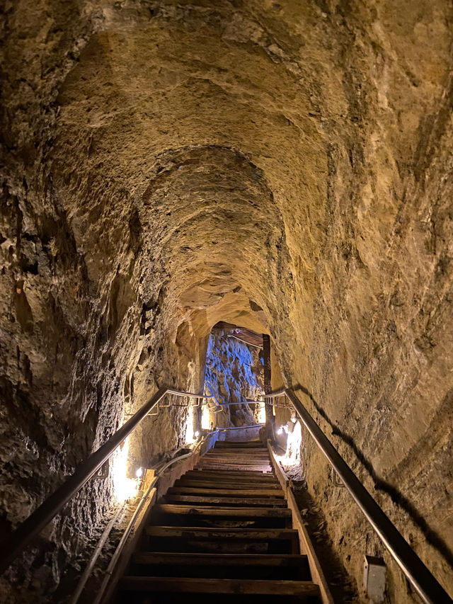 La Jolla Cave 隱藏在書店內的神秘海岸密道 - The Cave Store