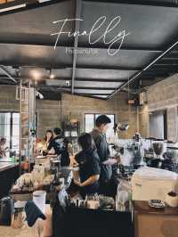 Finally คาเฟ่สไตล์วิจเทจ ย่านตลาดใต้ พิษณุโลก