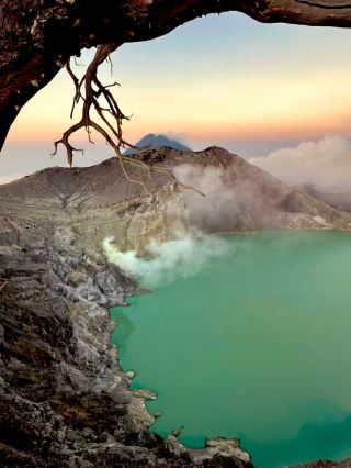 A Fantastical World of Blue Fire - A Guide to Climbing Mount Ijen