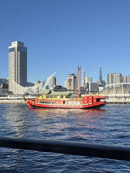 	「神戶港浪漫一日：搭郵輪追夕陽，漫步港灣的完美旅程」