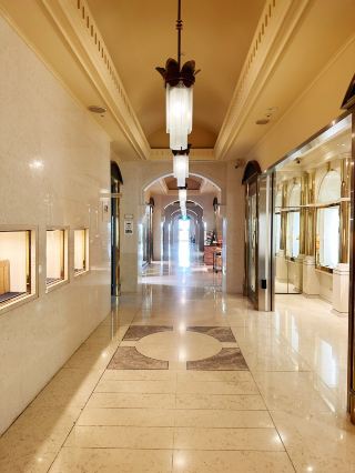 Enjoy the Sea Breeze and Elegant Moments - Hotel The Manhattan