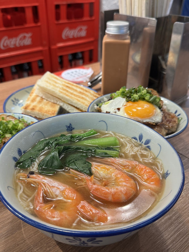 《兩草必食香煎脆邊蛋肉餅飯》