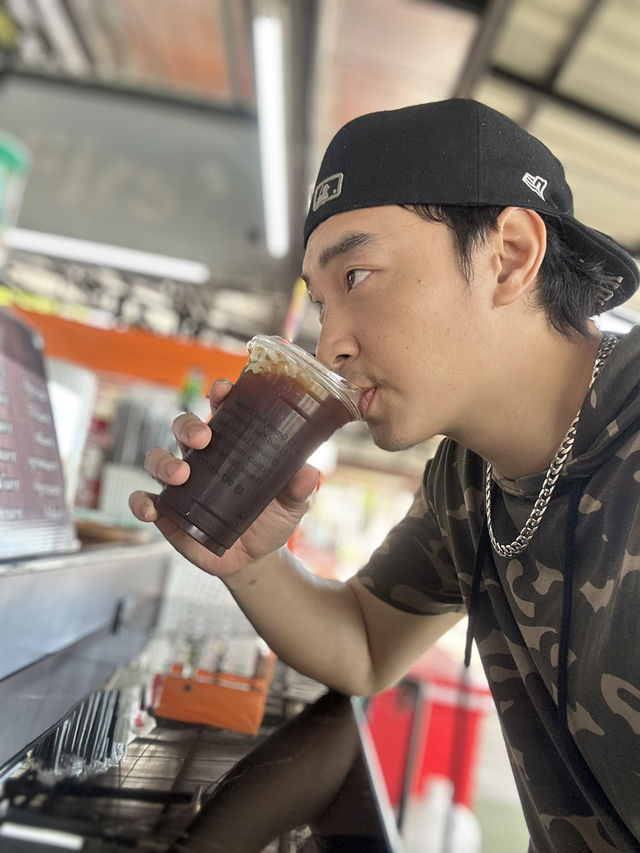 จอดเติมคาเฟอีนแล้วไปต่อ กาแฟสักแก้วที่ลำปาง จอดเติมคาเฟอีนแล้วไปต่อ กาแฟสักแก้วที่ลำปาง