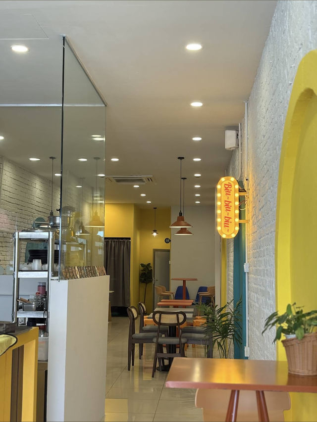 Cap Coffee Penang, Specialty Brews in a Stylish Corner