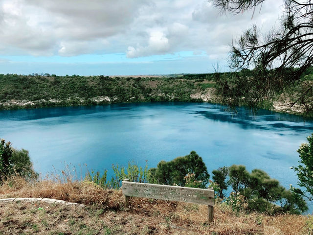 靛藍之心：南澳甘比爾山的藍湖奇蹟
