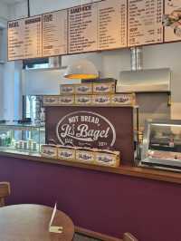 ๐ฟ ์์ ์ ๋์นดํ๊ฑฐ๋ฆฌ์์ ์ฐพ์ ๋ ๊ฐ์ง ์ทจํฅ์ ์นดํ โ