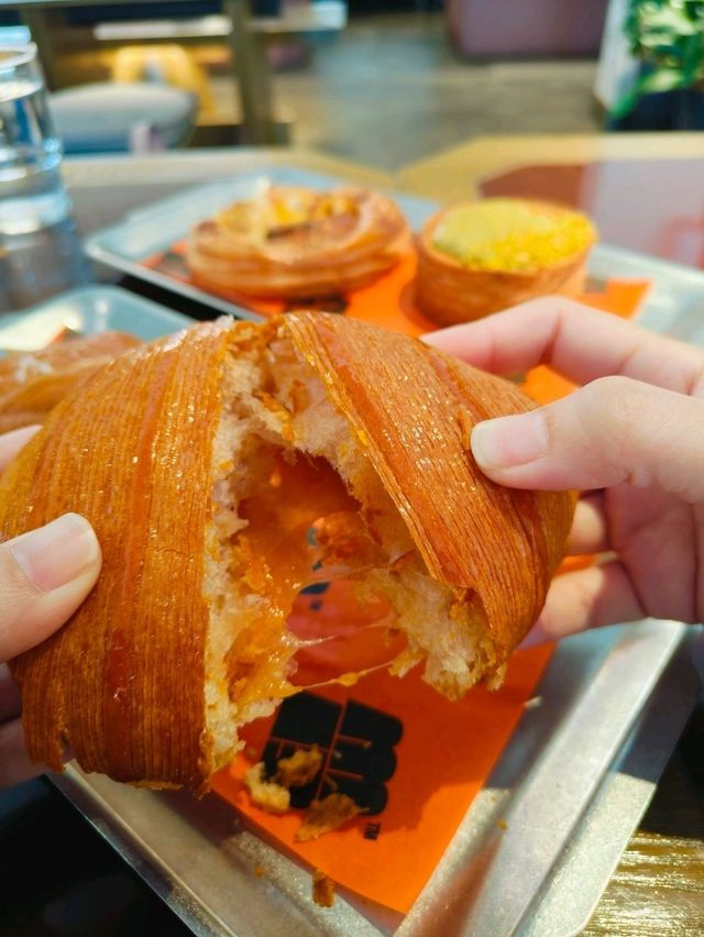 Good Food, Good Mood, Good Flight Good Food, Good Mood, Good Flight