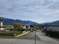 Chillin' at Gemeinde Mutters: Lakeside Vibes & Epic Cable Car Rides 🚡💦