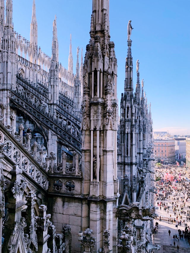 The Ultimate Milan Bucket List Stop: Duomo di Milano 🏰✨ The Ultimate Milan Bucket List Stop: Duomo di Milano 🏰✨