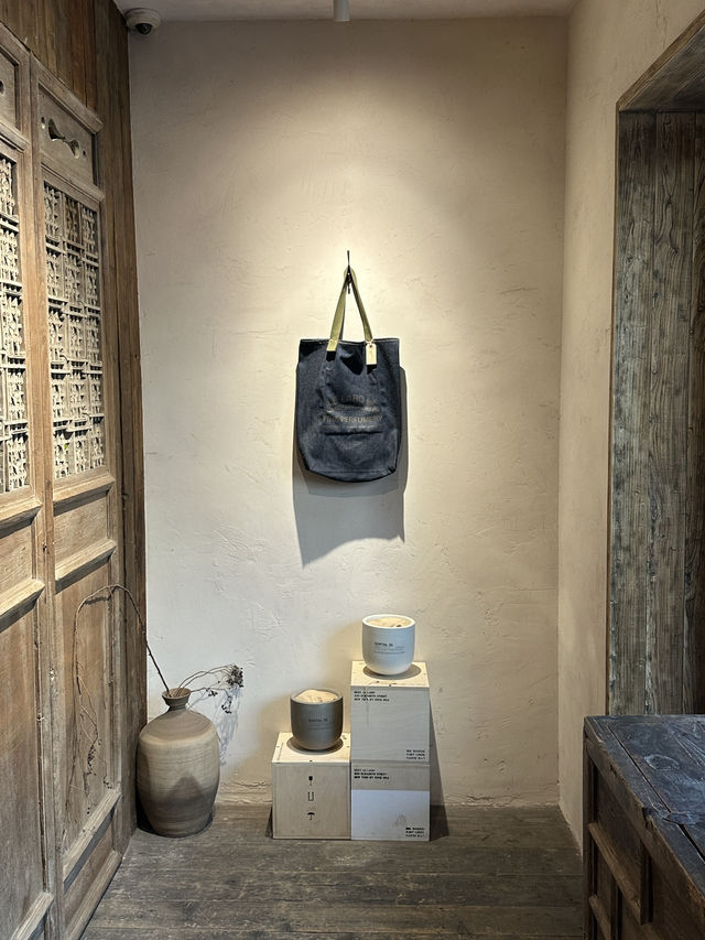 🌿上海武康路 Le Labo|隱身梧桐街區的香氣據點 🌿上海武康路 Le Labo|隱身梧桐街區的香氣據點