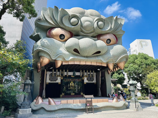 ナンバ神社、都会の中の静かなスポット