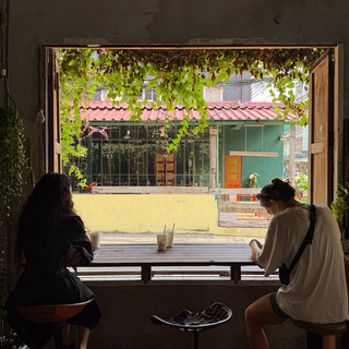 古典風格的舊樓咖啡店,氛圍極佳,位於帕那空區