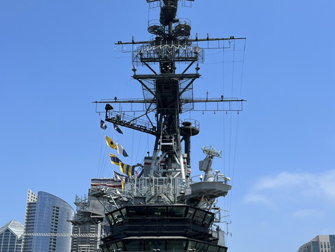 トム・クルーズファン必見！USSミッドウェイ博物館：飛行甲板で戦闘機