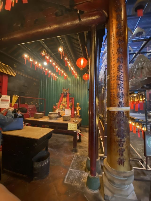 One of Hong Kong’s most famous urban temples⛩️