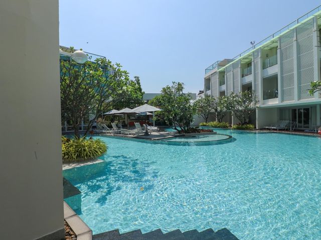The Sea Cret หัวหิน ที่พักธีมสีชมพู สระว่ายน้ำใหญ่