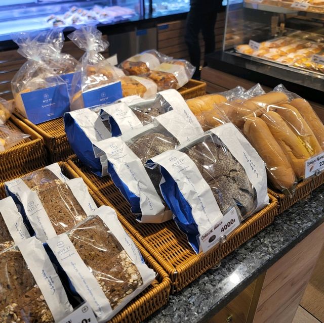 여행가는달 몽골 울란바토르의 오래된 빵집 Jur Ur House & Bakery