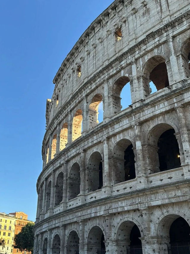 나는 최근에 로마를 방문했는데 잊지 못할 경험이었습니다! 🇮🇹🏛️