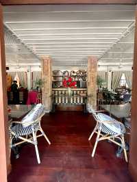 A tranquil Dining Gem. 