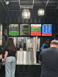 【アメリカ南部グルメ】Cook Outでボリューム満点の激安バーガーを！🍔 