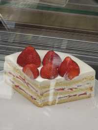 NYC | Tasty fruit cake if Harbs in Soho of NYC 