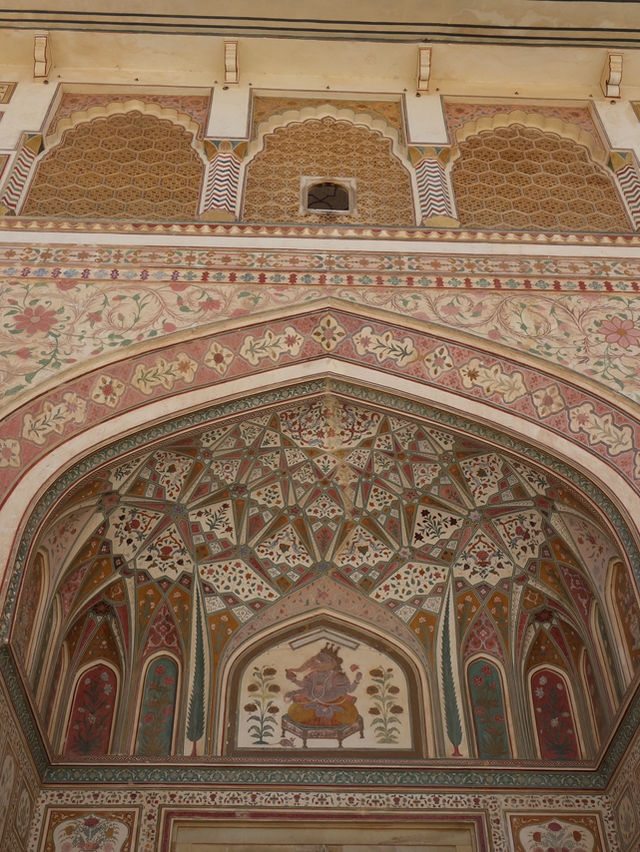Amber Palace, Jaipur: A Majestic Fortification of Rajasthan