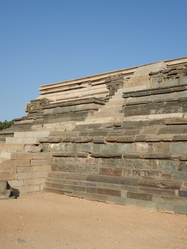The Lotus Mahal: A Fusion of Elegance and Architecture in Hampi