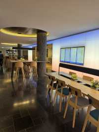 【KLMクラウンラウンジ】ラウンジレビュー : オランダらしさ満載の広くて使いやすい空港ラウンジ（シェンゲン外長距離便エ