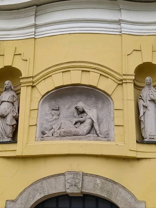 St. Roch Catholic Chapel: A Baroque Sanctuary of Healing in Budapest