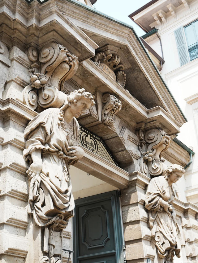 A Stylish Stroll Through Milan: Where Fashion Meets History