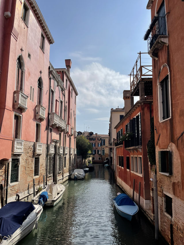 🌊 Venice – Canals, Bridges & Timeless Charm 🛶✨ 🌊 Venice – Canals, Bridges & Timeless Charm 🛶✨