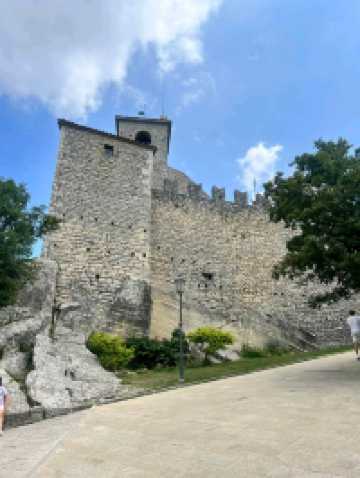 Discover San Marino: Tiny Country, Big Adventures! 🏰