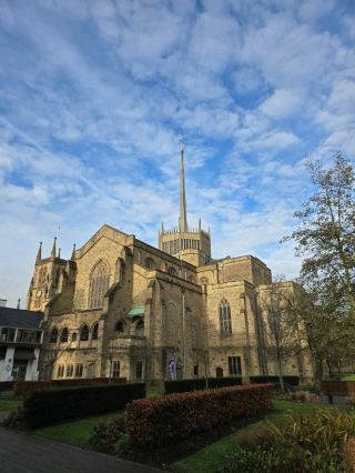 🏙️ หนึ่งวันสำรวจแบล็คเบิร์น – ตั้งแต่อาหารเช้าไปจนถึงวัฒนธรรม