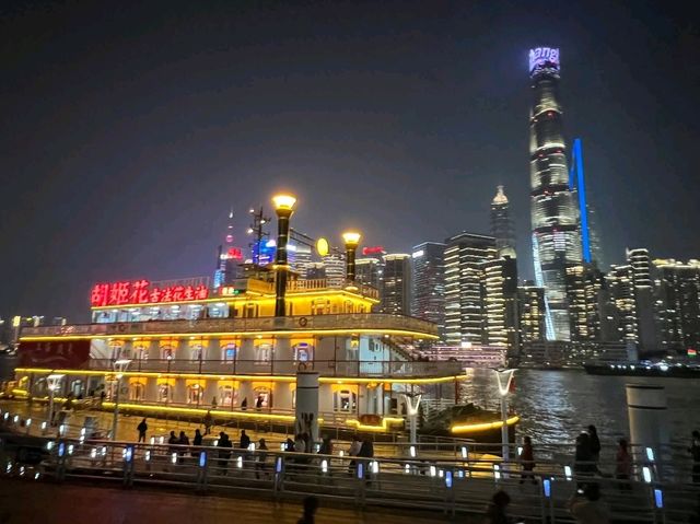 The Bund’s Glow🌃 The Bund’s Glow🌃