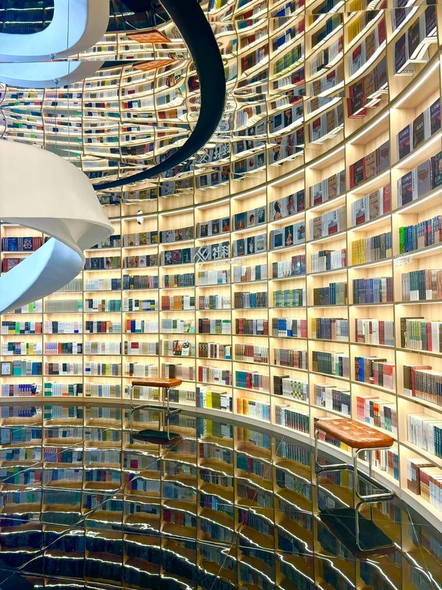 深圳首發新進潮流書店