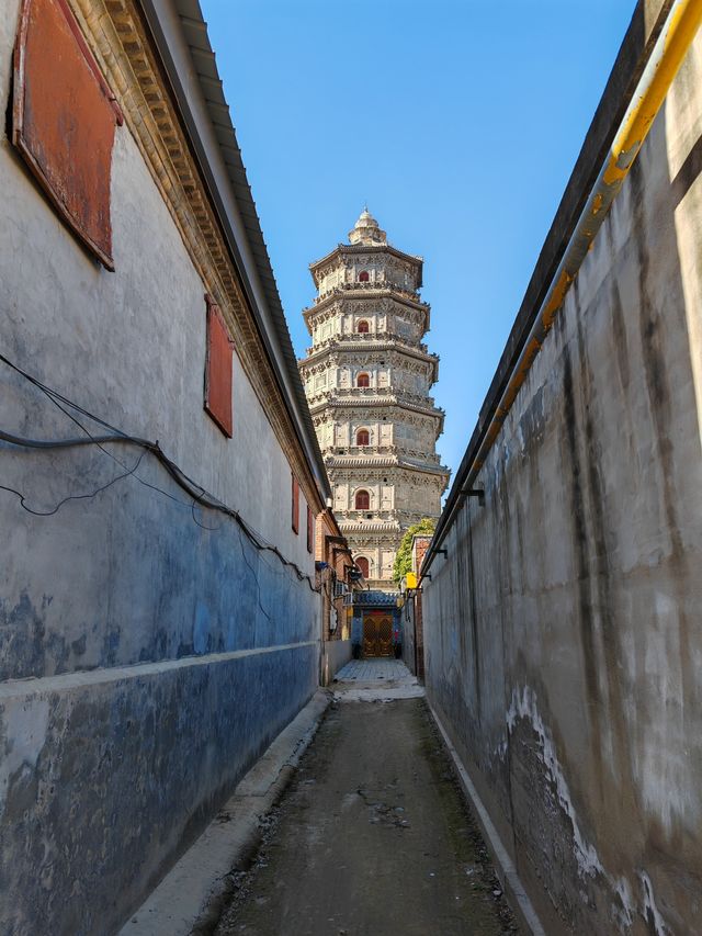 涿州雙塔，位於河北省涿州市老城區東北隅