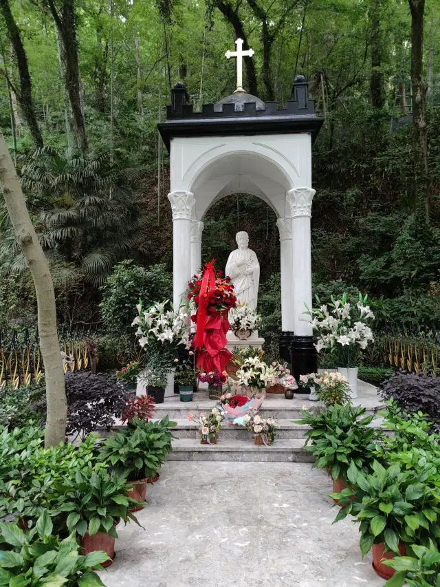 The only temple in the Far East that has been canonized by the Pope