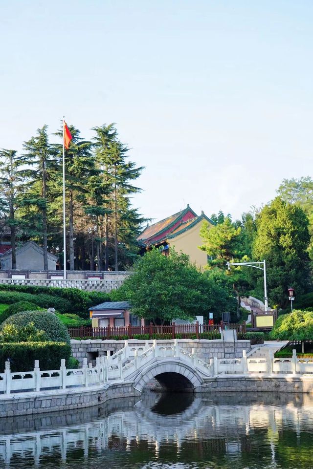 祈福賞秋就來青島湛山寺，順便請一串琉璃珠