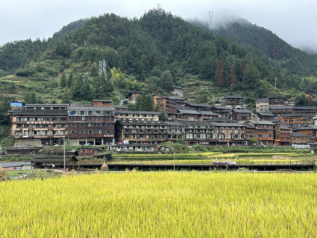 貴州千戶苗寨值得到此一遊