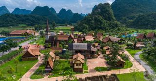 Ride ponies, stay in wooden cabins, and drive off-road go-karts; find your childhood joy in Chongzuo, Guangxi
