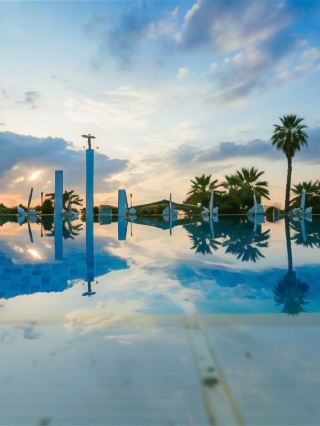 🌟✈️ Unwind in Türkiye: Starlight Resort's Luxe Charm 🏖️🛏️