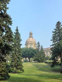 艾伯塔省議會大廈：埃德蒙頓的標誌性建築，必打卡！