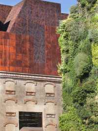 Madrid's Marvels: Palaces, Museums, and Stadiums! ⚽🎨🏰