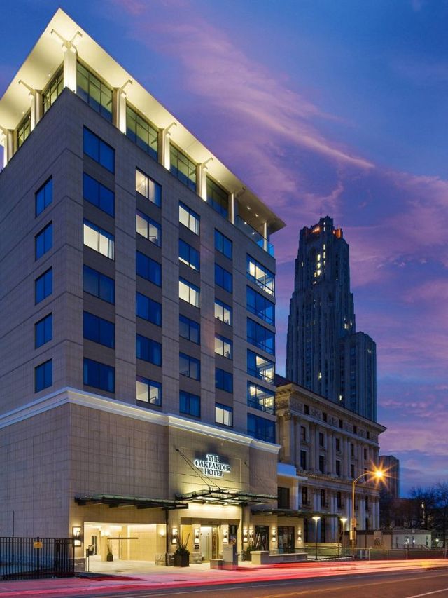 🌟✨ Pittsburgh's Premier Stay: The Oaklander Hotel 🌃🛏️