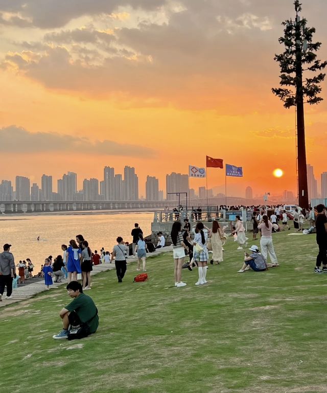 來集美的話除了十里長堤這幾個地方也很美。