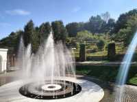 弗拉基米爾主教花園：城市綠洲。