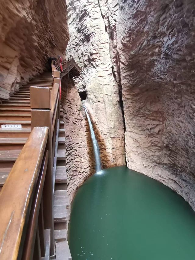 黃崖洞。