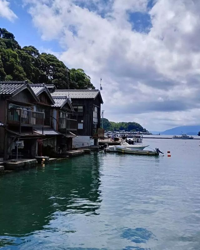 伊根舟屋與天橋立，穿越時光的京都藍寶石。