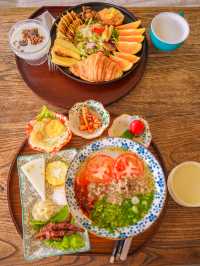 本來以為麗江已經夠美了，直到我住進風景裡