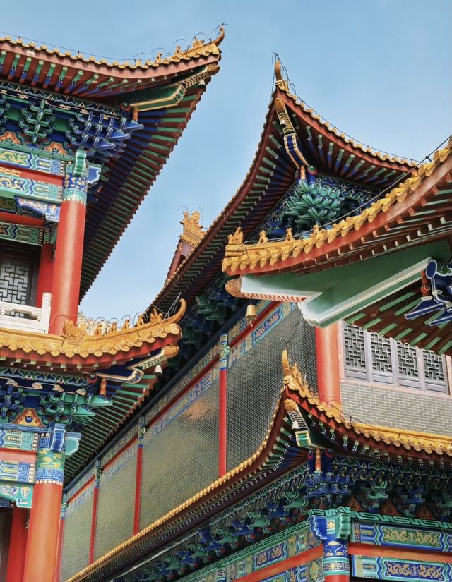 今次遊覽濟南義淨寺，真係一次難忘嘅禪意之旅。 • 交通路線：從濟南市區出發，沿住104國道一路向